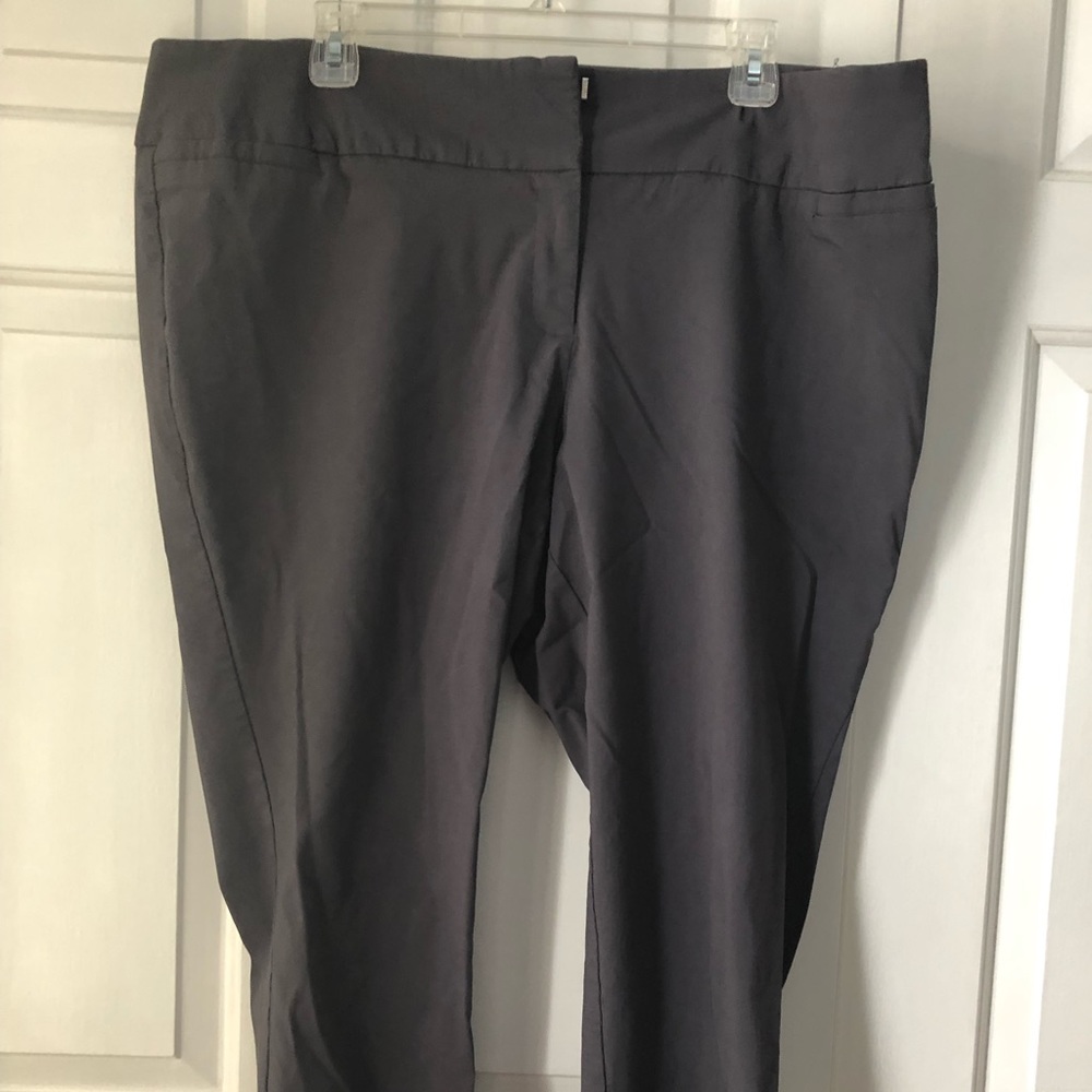 Torrid gray cropped ankle pants